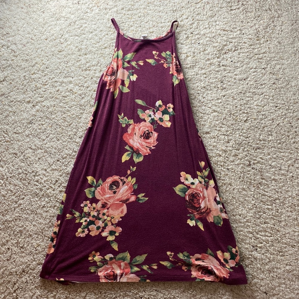 I am selling a used Girls Flower Summer dress. Good condition